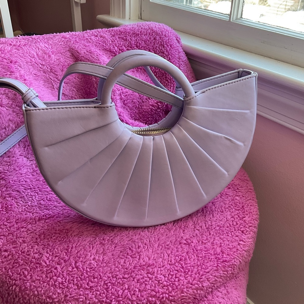 Elegant Lavender Handbag - Picture 3 of 7